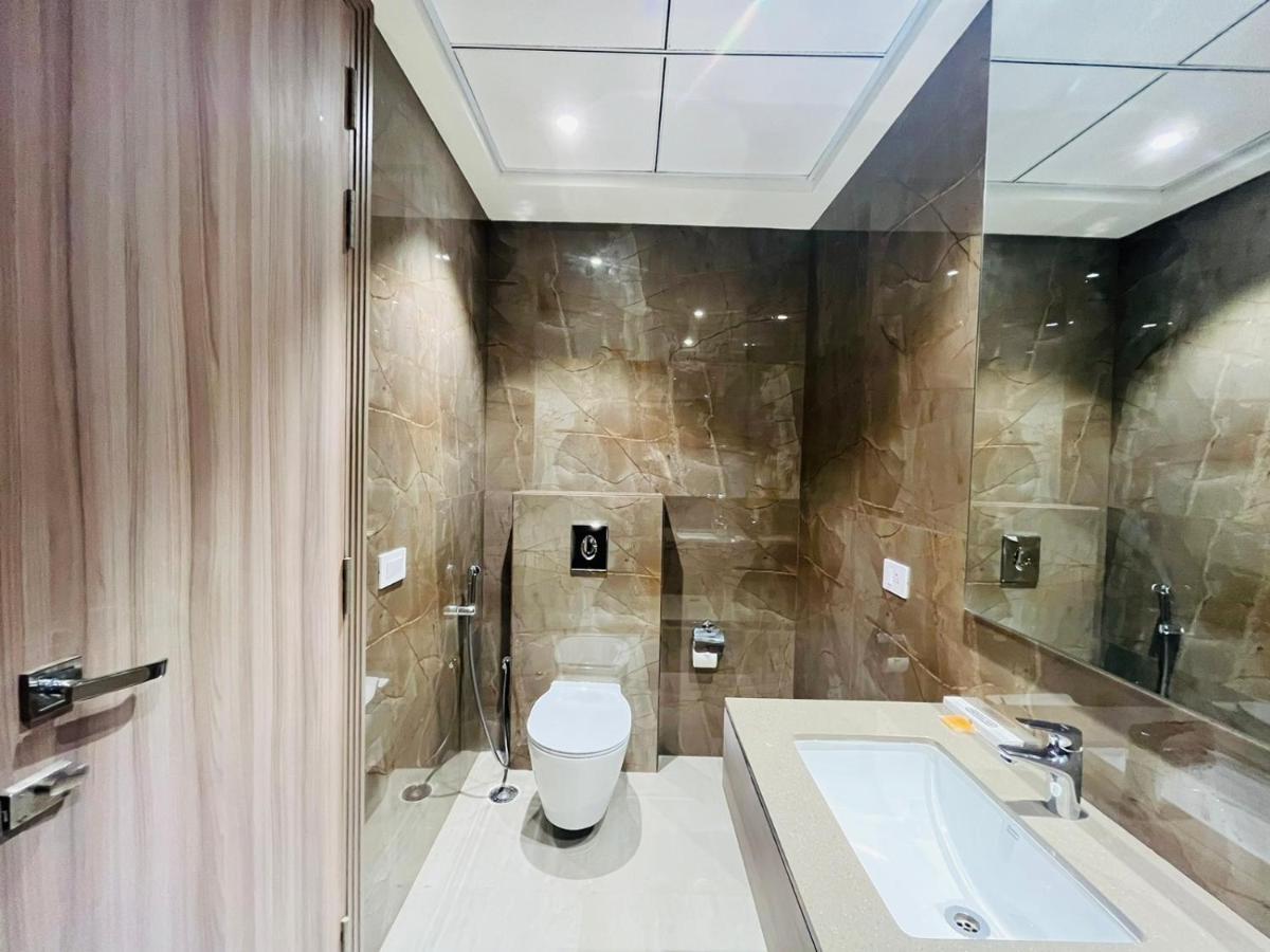 Hotel The Royal Vista Varanasi Exterior photo